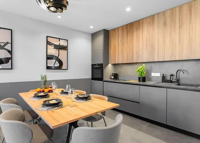 Macchiato, New Luxury Apartment Near Bacvice Beach